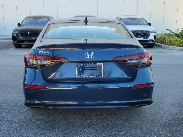 2025 Honda Civic LX photo 5