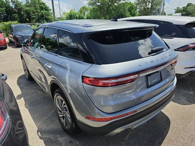 2024 Lincoln Corsair Premiere photo 3
