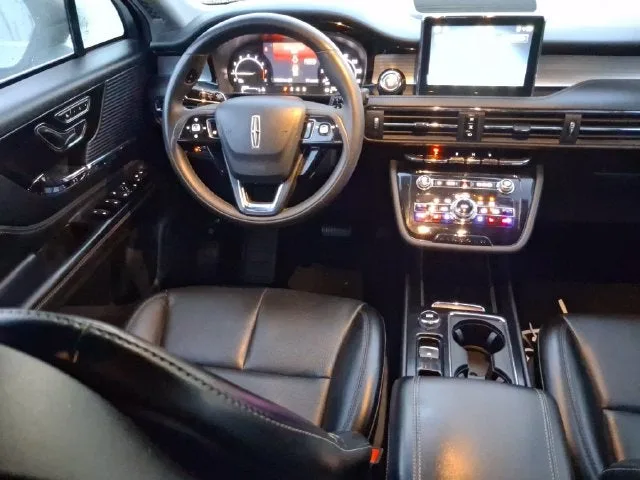 2022 Lincoln Corsair Standard photo 8