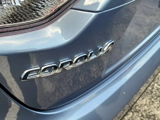 2025 Toyota Corolla LE photo 5