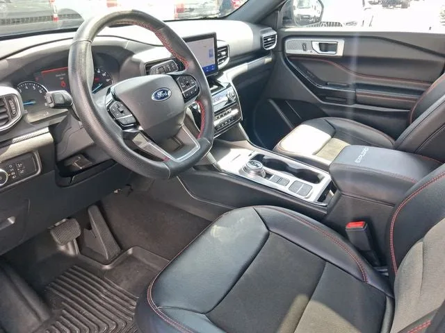 2022 Ford Explorer ST-Line photo 11