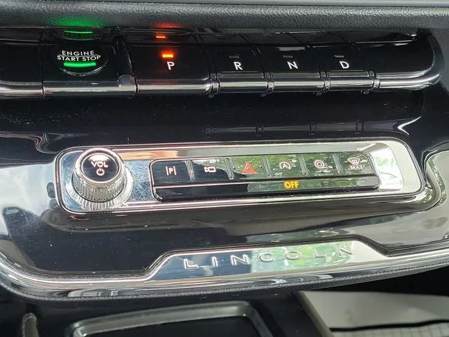 2024 Lincoln Corsair Premiere photo 28