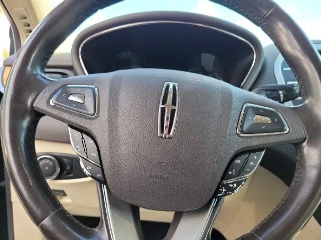 2015 Lincoln MKC Base photo 18