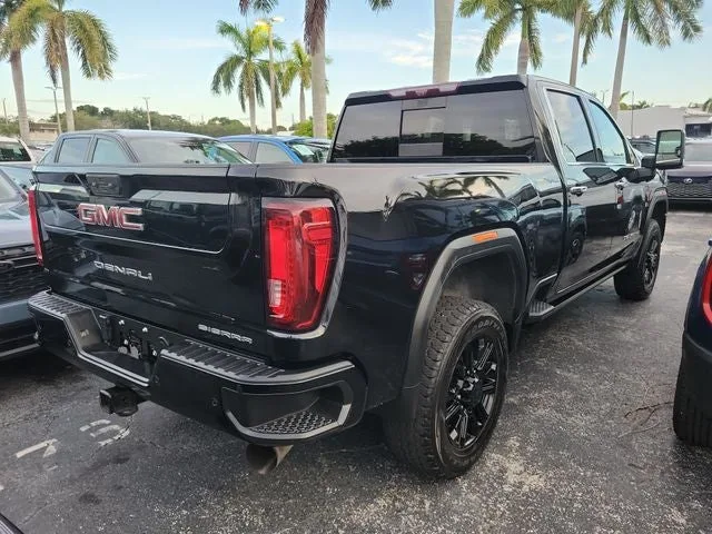 2023 GMC Sierra 2500HD Denali photo 3
