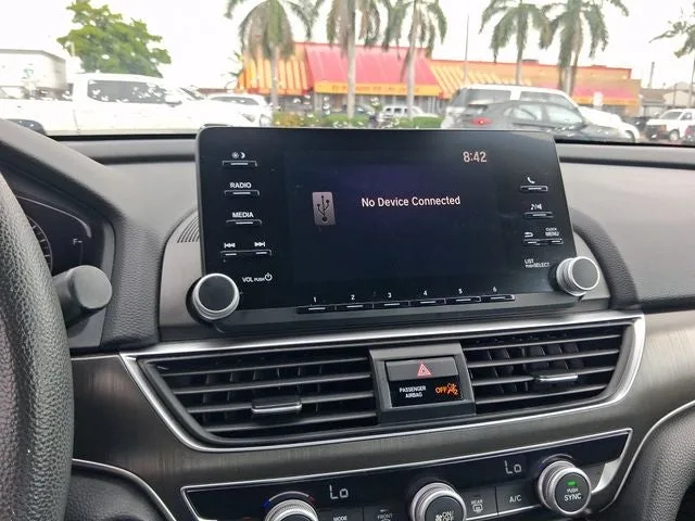 2018 Honda Accord LX photo 19