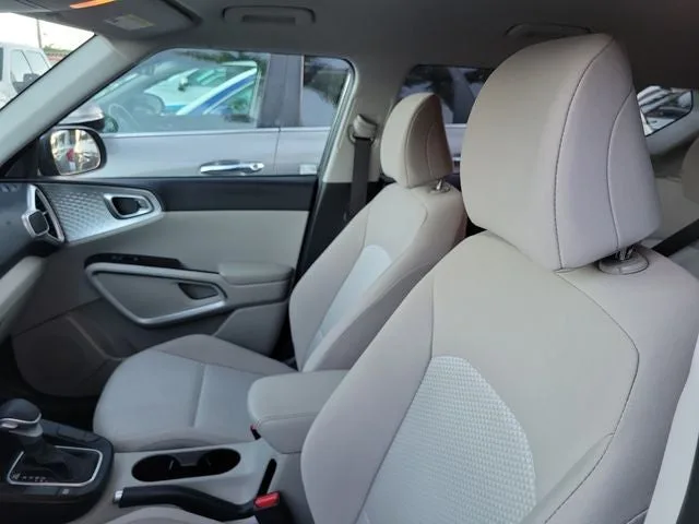 2023 Kia Soul LX photo 9