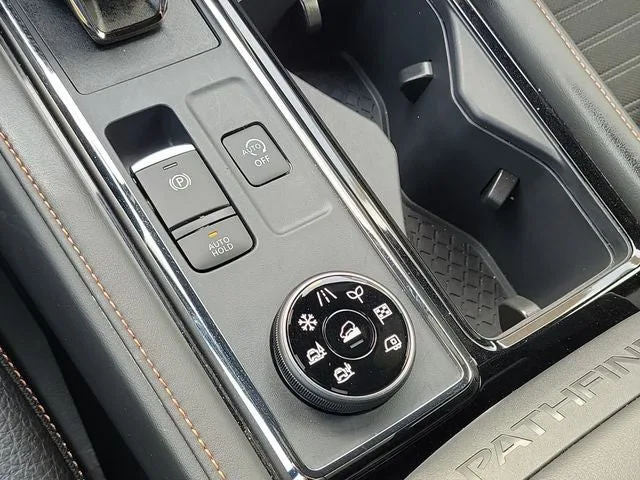 2025 Nissan Pathfinder Rock Creek photo 29