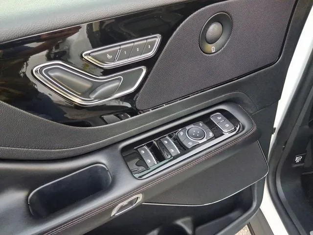2021 Lincoln Aviator Reserve Premium photo 15