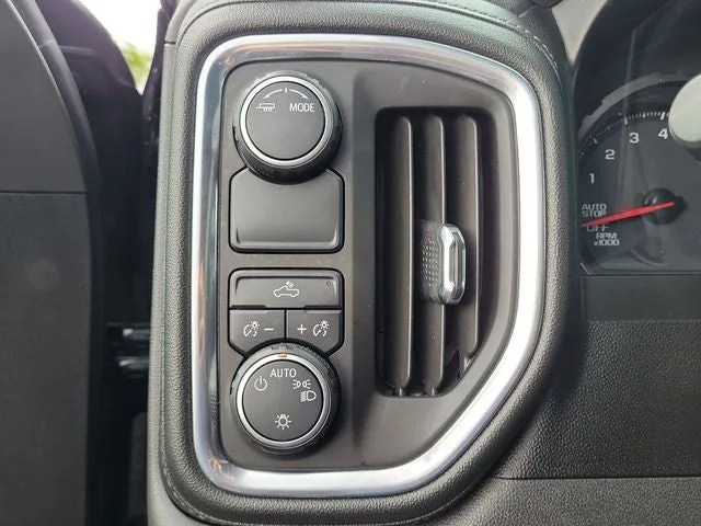 2021 Chevrolet Silverado 1500 LT photo 14
