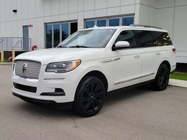 2022 Lincoln Navigator Reserve photo 3
