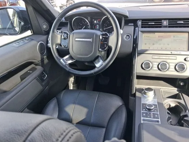 2020 Land Rover Discovery SE photo 8
