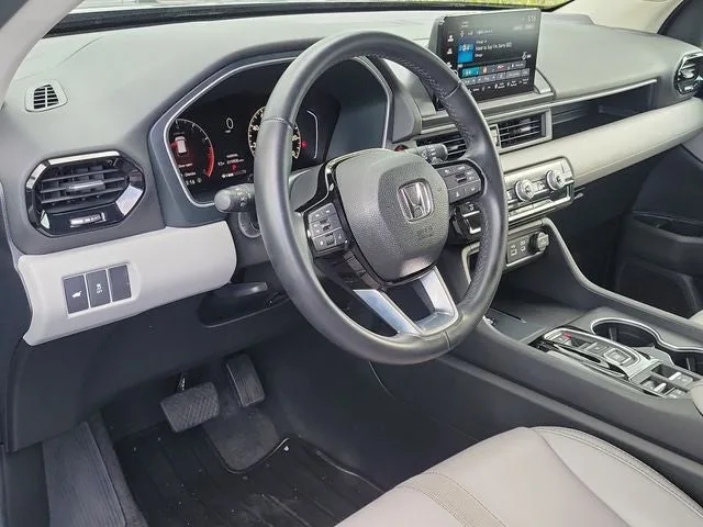 2024 Honda Pilot Touring photo 8