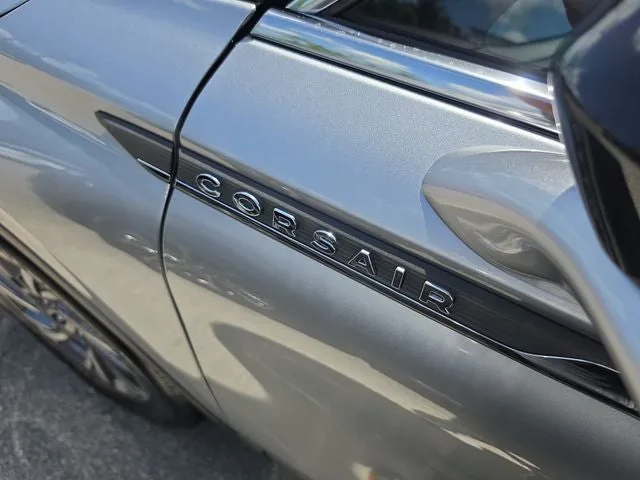 2024 Lincoln Corsair Premiere photo 8
