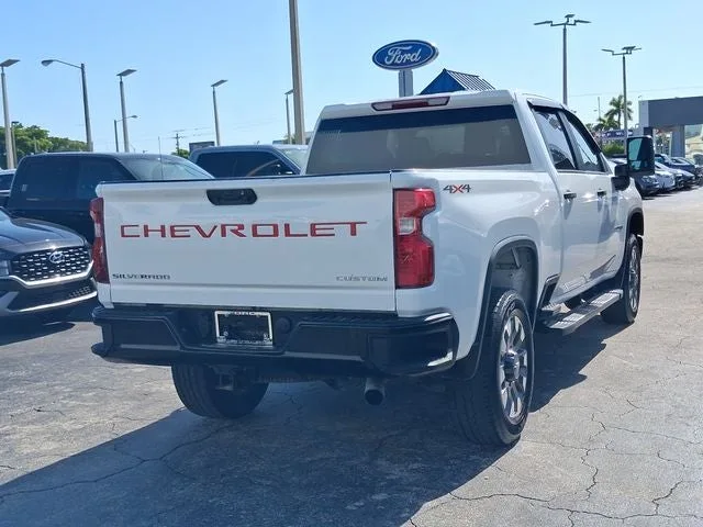 2022 Chevrolet Silverado 2500HD Custom photo 4