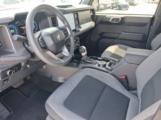 2025 Ford Bronco Base photo 11