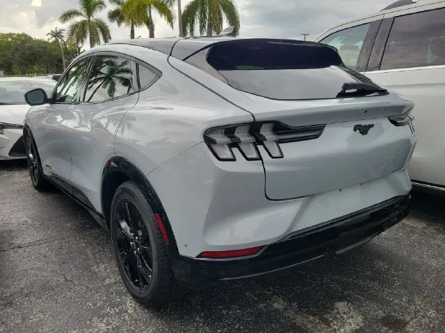 2023 Ford Mustang Mach-E Premium photo 4