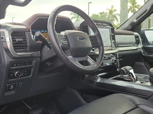 2023 Ford F-150 Lariat photo 12