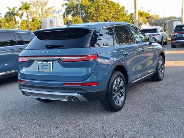 2023 Lincoln Corsair Standard photo 4