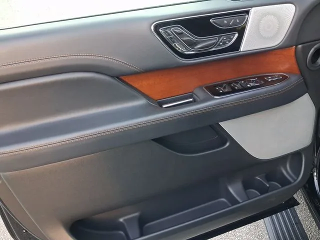 2023 Lincoln Navigator Black Label photo 14