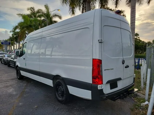 2025 Mercedes-Benz Sprinter 2500 Cargo 170 WB High Roof photo 3
