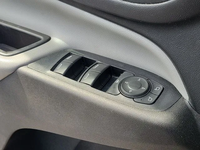2019 Chevrolet Equinox LS photo 17