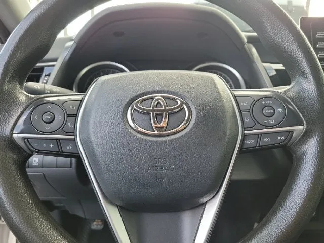 2022 Toyota Camry LE photo 19