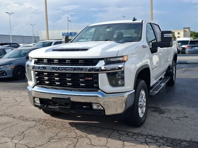 2022 Chevrolet Silverado 2500HD LT photo 2