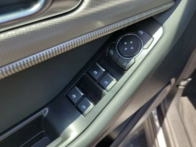 2025 Ford Explorer Active photo 17