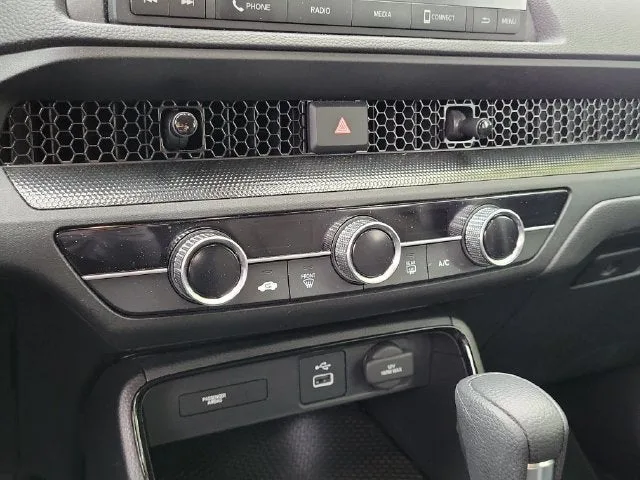 2025 Honda CR-V LX photo 21