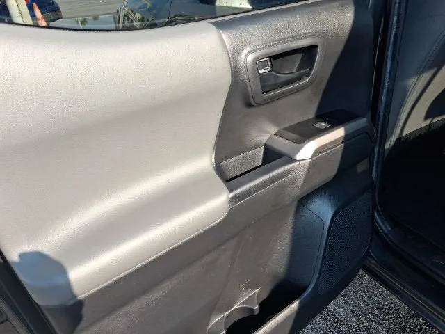 2023 Toyota Tacoma SR5 V6 photo 9
