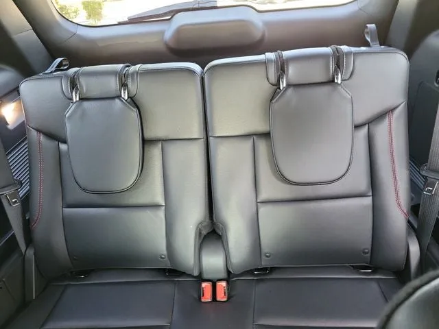 2023 Ford Explorer ST-Line photo 13