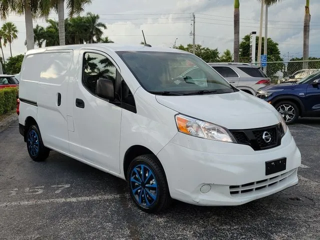 2021 Nissan NV200 S photo 2