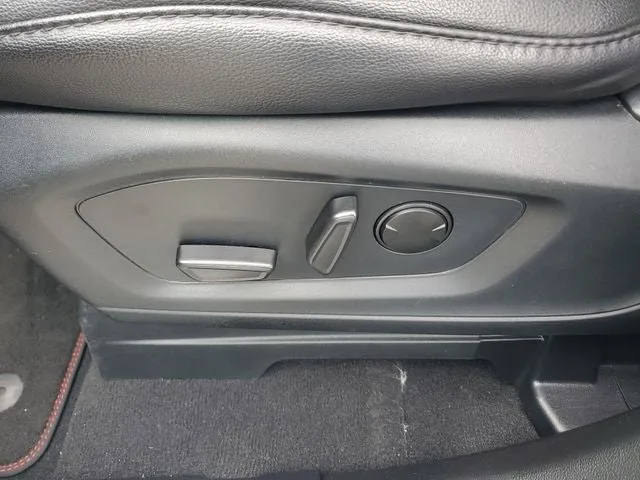 2023 Ford Explorer ST-Line photo 22