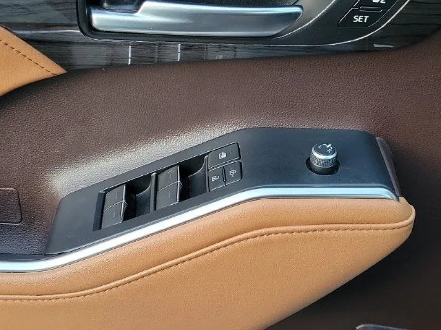 2021 Toyota Highlander Platinum photo 18