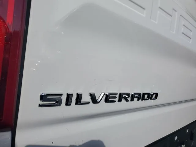 2024 Chevrolet Silverado 1500 RST photo 5