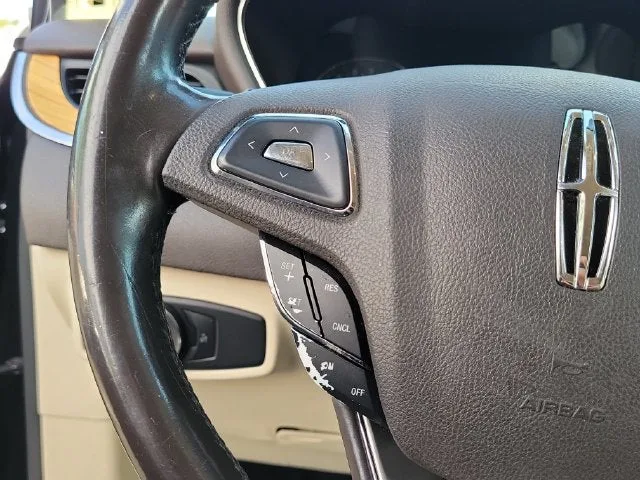 2015 Lincoln MKC Base photo 19