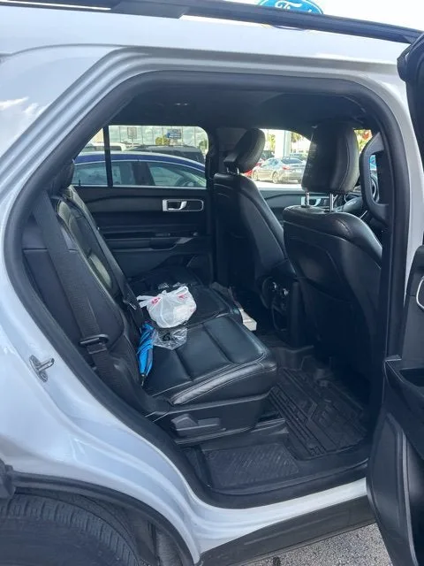 2020 Ford Explorer XLT photo 11