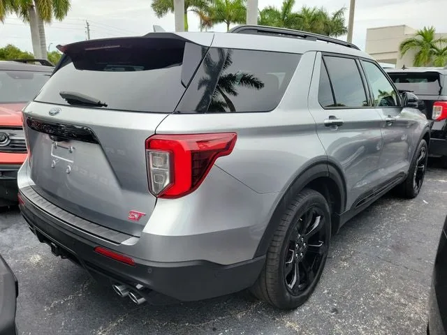2020 Ford Explorer ST photo 3