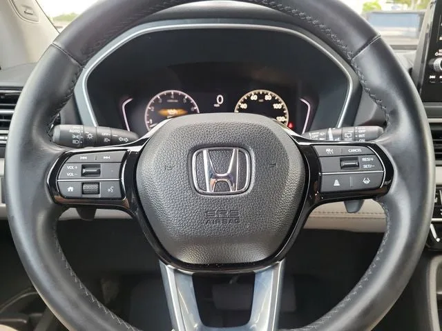 2024 Honda Pilot Touring photo 17