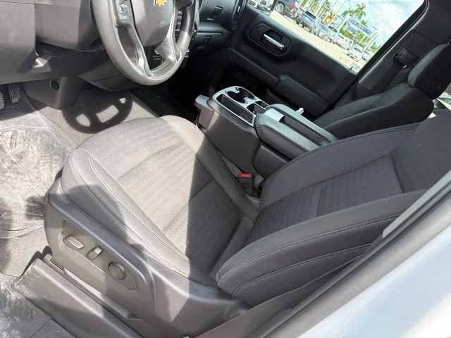 2023 Chevrolet Silverado 1500 Custom photo 11