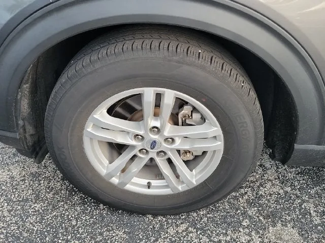2023 Ford Explorer Base photo 5