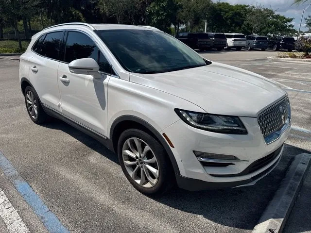 2019 Lincoln MKC Select photo 2