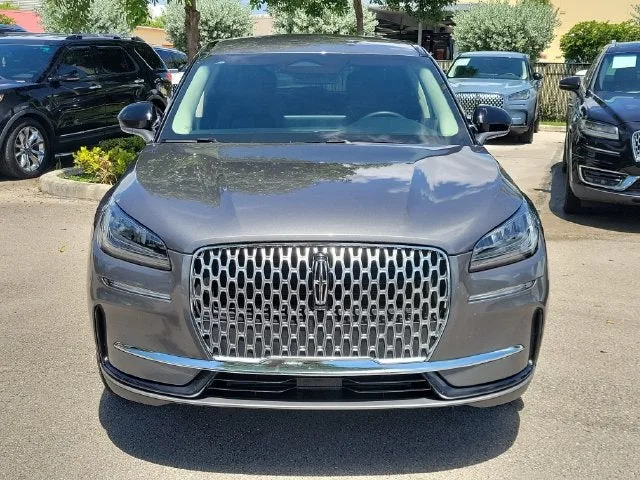 2025 Lincoln Corsair Premiere photo 2