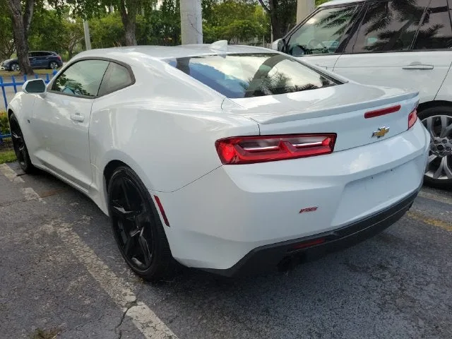 2017 Chevrolet Camaro 1LT photo 4
