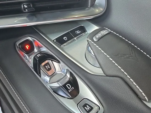 2025 Chevrolet Corvette Stingray 2LT photo 16