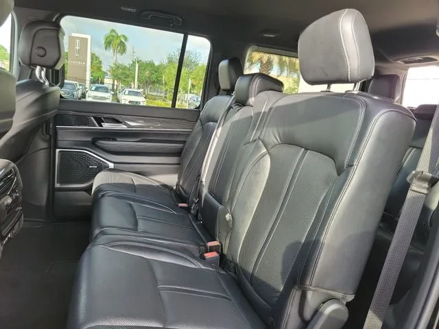 2022 Jeep Wagoneer Series II photo 15