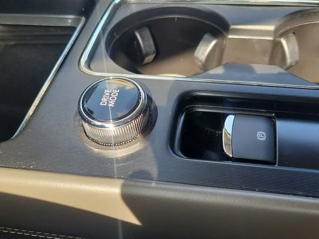 2023 Lincoln Corsair Standard photo 22