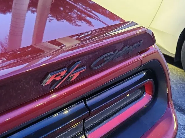 2018 Dodge Challenger R/T photo 6