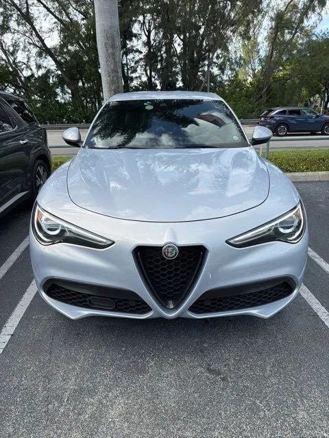 2023 Alfa Romeo Stelvio Sprint photo 4