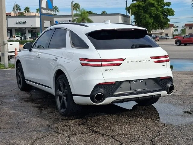 2024 Genesis GV70 2.5T photo 3
